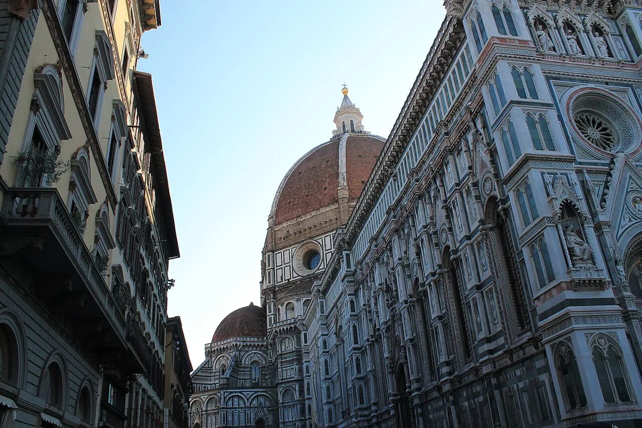 Florence Airport to City Centre: Tram, Bus, or Taxi? (2026 Guide)