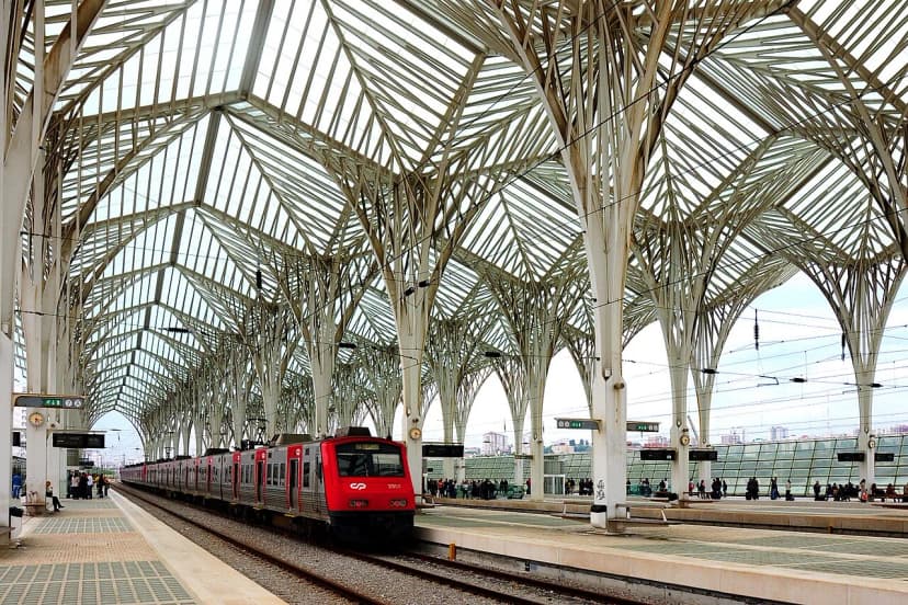 Lisbon Train Stations: Which One You Need & How to Get There
