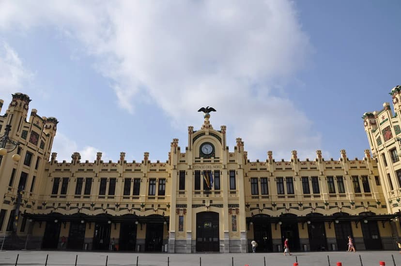 Valencia Train Station Guide: Nord vs Joaquín Sorolla (Car-Free Arrival)