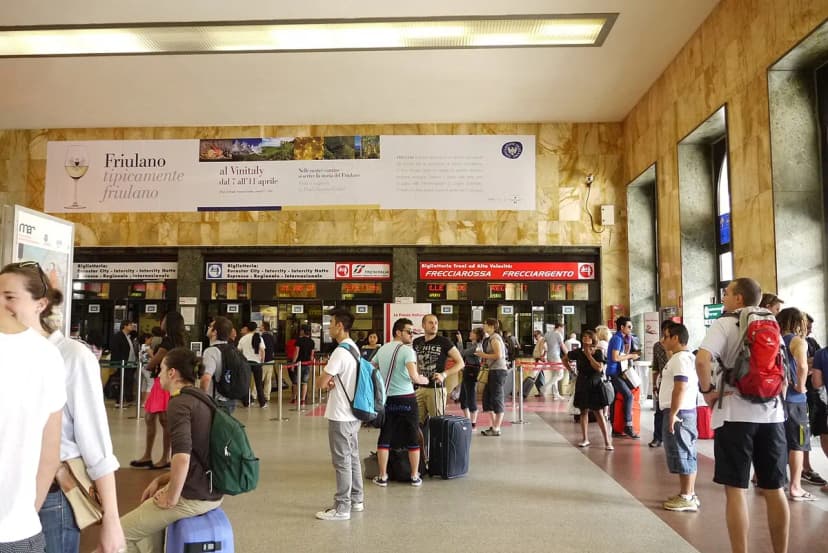 Bologna Luggage Storage: Where to Store Bags Near the Station and City Centre