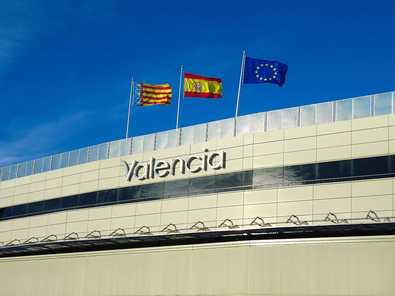 Valencia Airport to Cruise Port: Fastest and Cheapest Ways to Get There