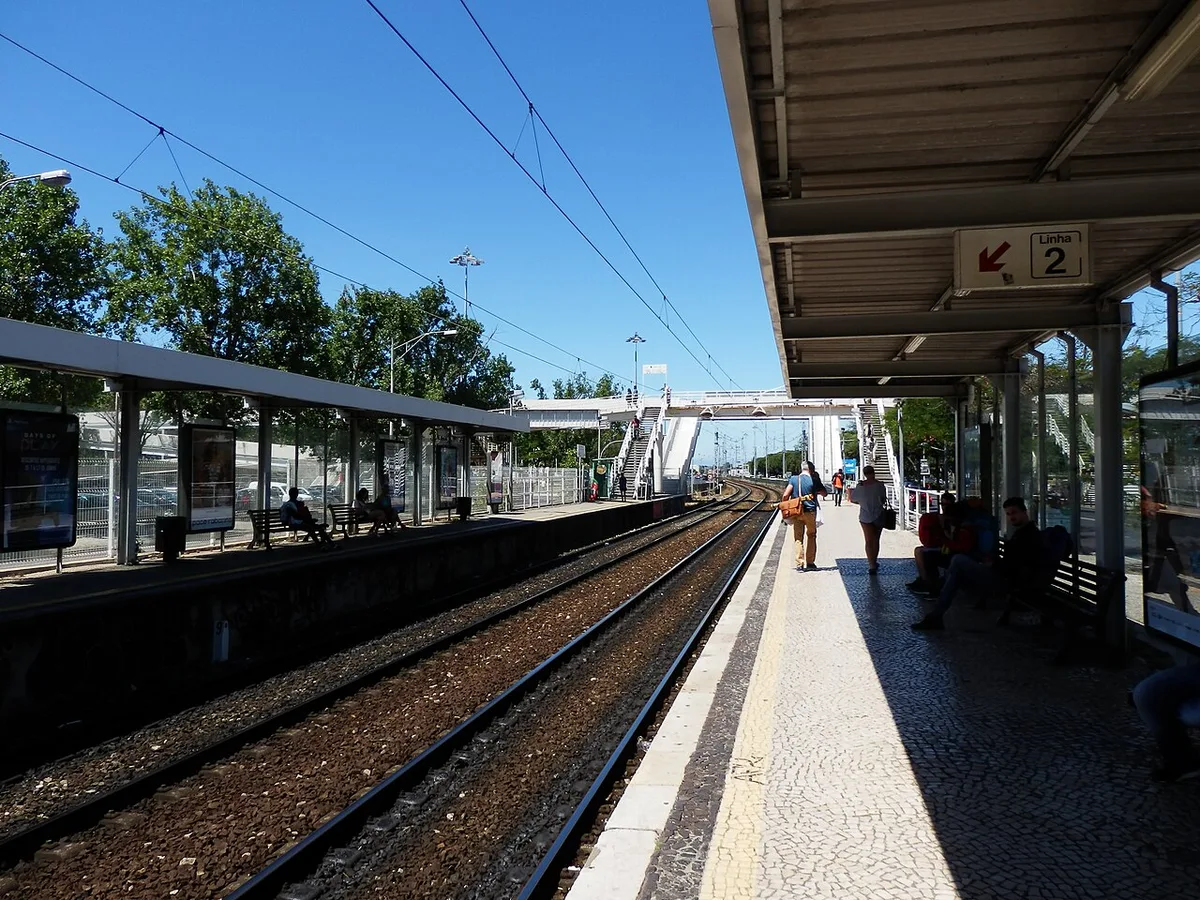Lisbon and its transport surroundings — 2