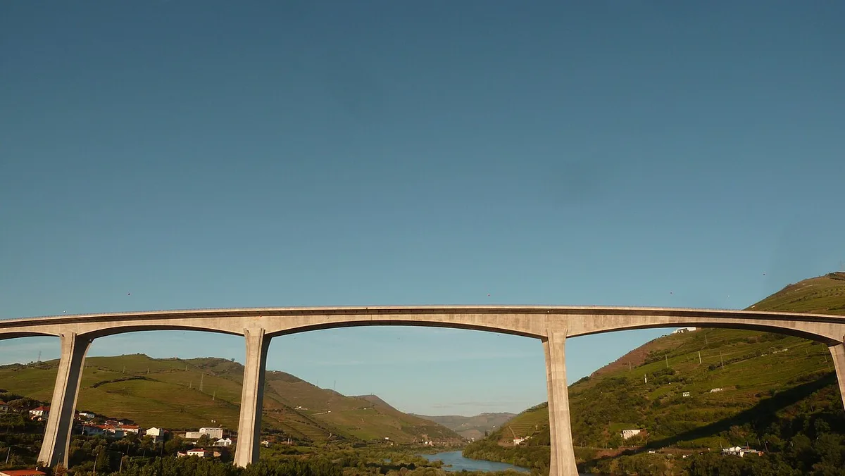 A high road bridge spanning the Douro Valley at Régua